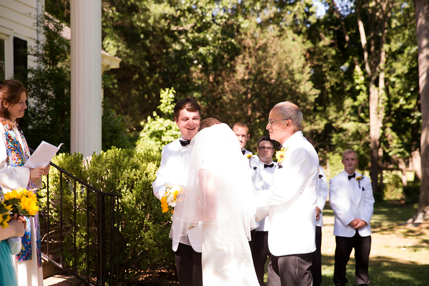 Summer Wedding at The Virginia Cliffe Inn - Image Property of www.j-dphoto.com