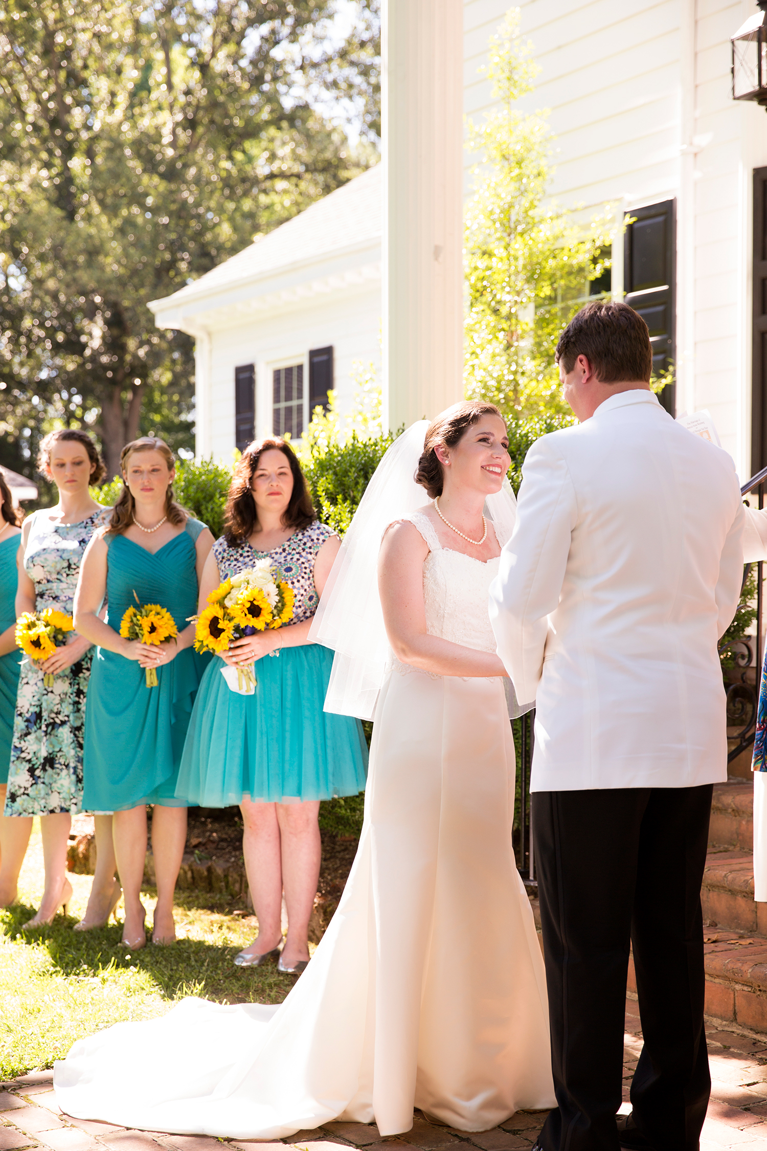 Summer Wedding at The Virginia Cliffe Inn - Image Property of www.j-dphoto.com