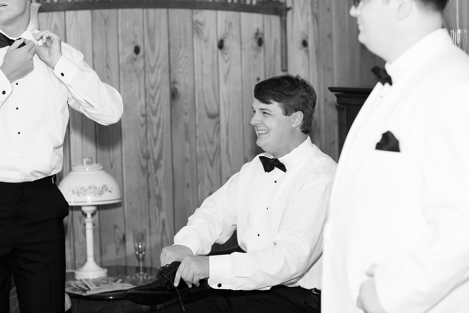 Summer Wedding at The Virginia Cliffe Inn - Image Property of www.j-dphoto.com