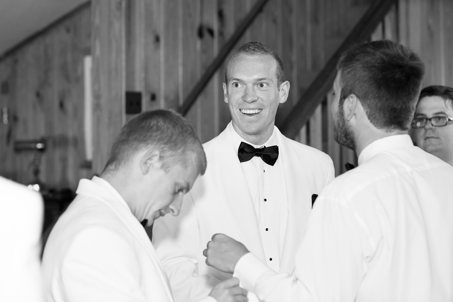 Summer Wedding at The Virginia Cliffe Inn - Image Property of www.j-dphoto.com