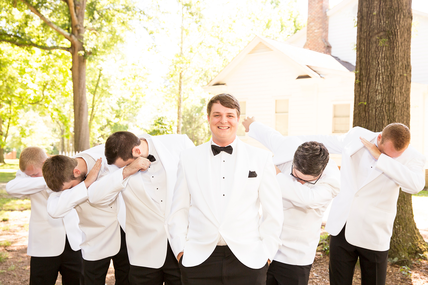 Summer Wedding at The Virginia Cliffe Inn - Image Property of www.j-dphoto.com