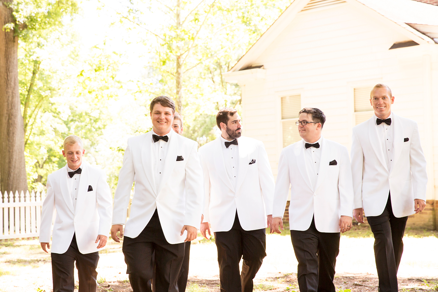 Summer Wedding at The Virginia Cliffe Inn - Image Property of www.j-dphoto.com