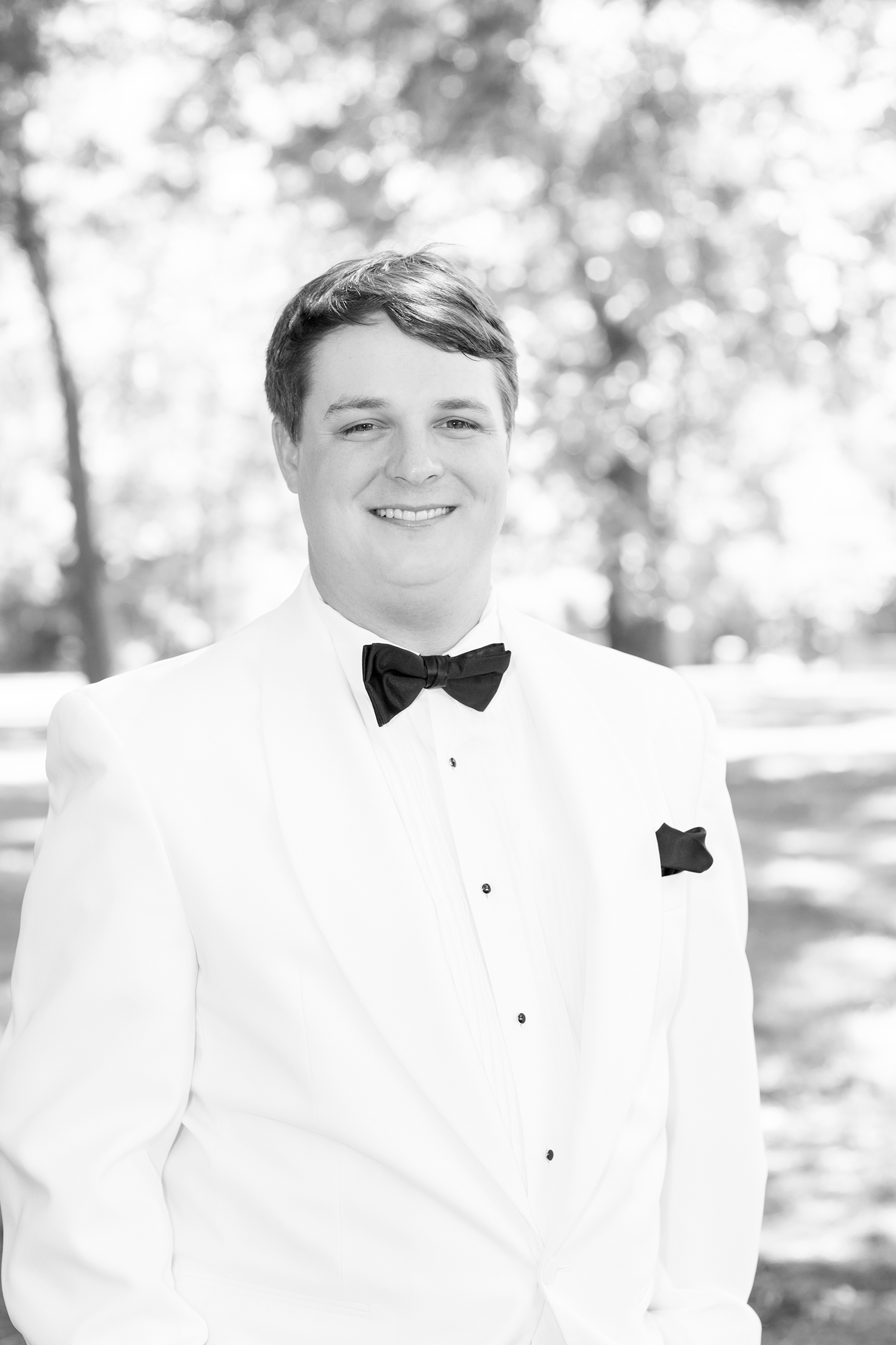 Summer Wedding at The Virginia Cliffe Inn - Image Property of www.j-dphoto.com