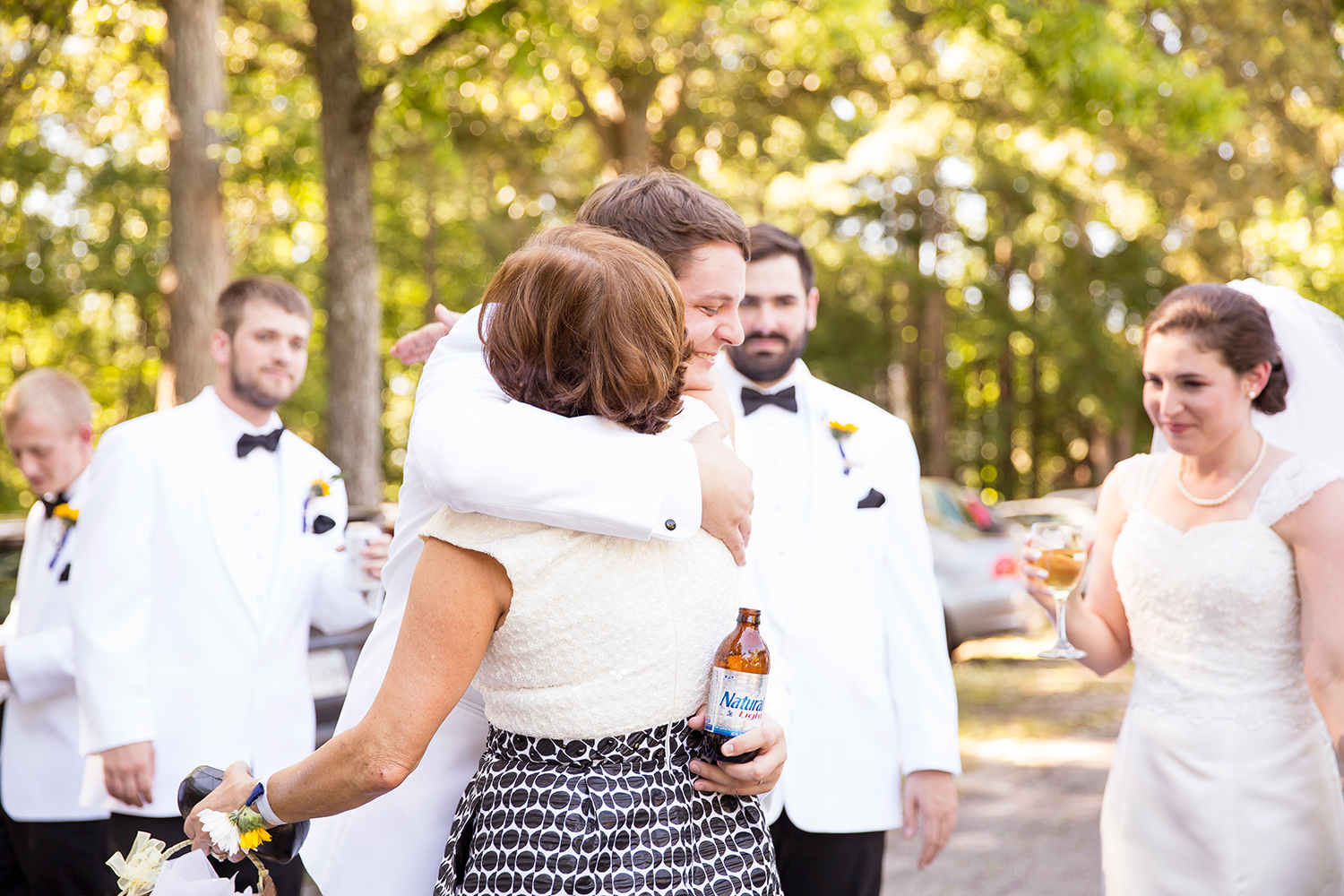 Summer Wedding at The Virginia Cliffe Inn - Image Property of www.j-dphoto.com