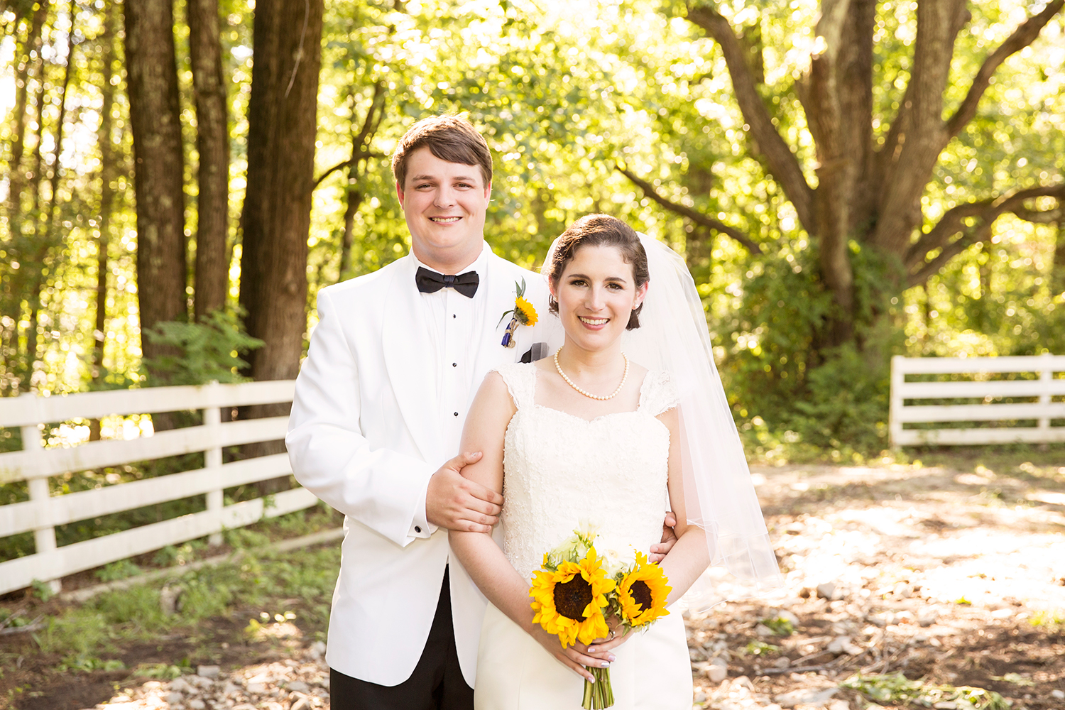 Summer Wedding at The Virginia Cliffe Inn - Image Property of www.j-dphoto.com
