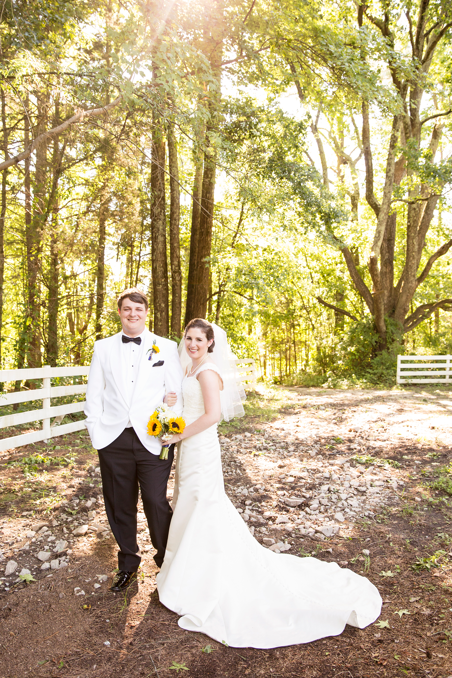 Summer Wedding at The Virginia Cliffe Inn - Image Property of www.j-dphoto.com