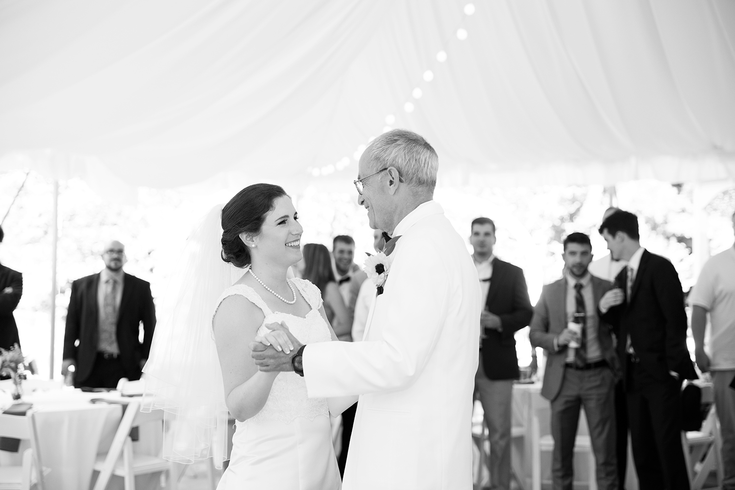 Summer Wedding at The Virginia Cliffe Inn - Image Property of www.j-dphoto.com