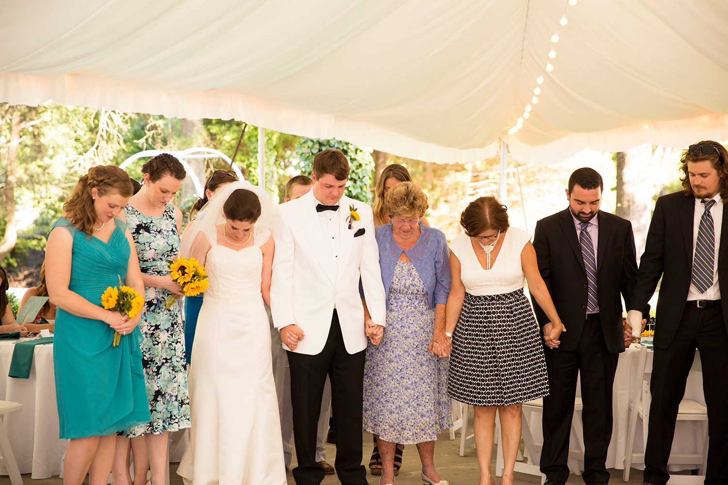 Summer Wedding at The Virginia Cliffe Inn - Image Property of www.j-dphoto.com