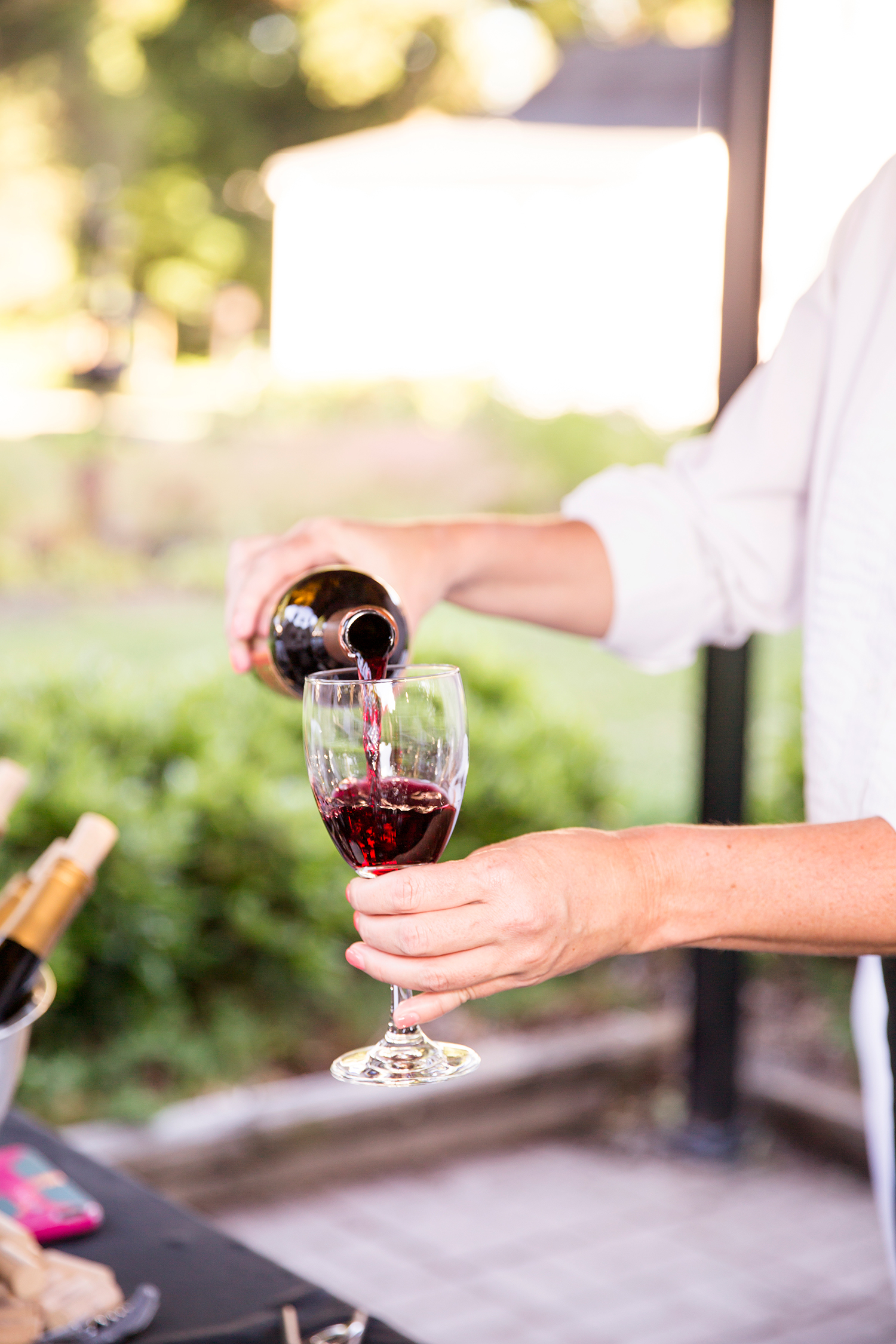 Summer Wedding at The Virginia Cliffe Inn - Image Property of www.j-dphoto.com