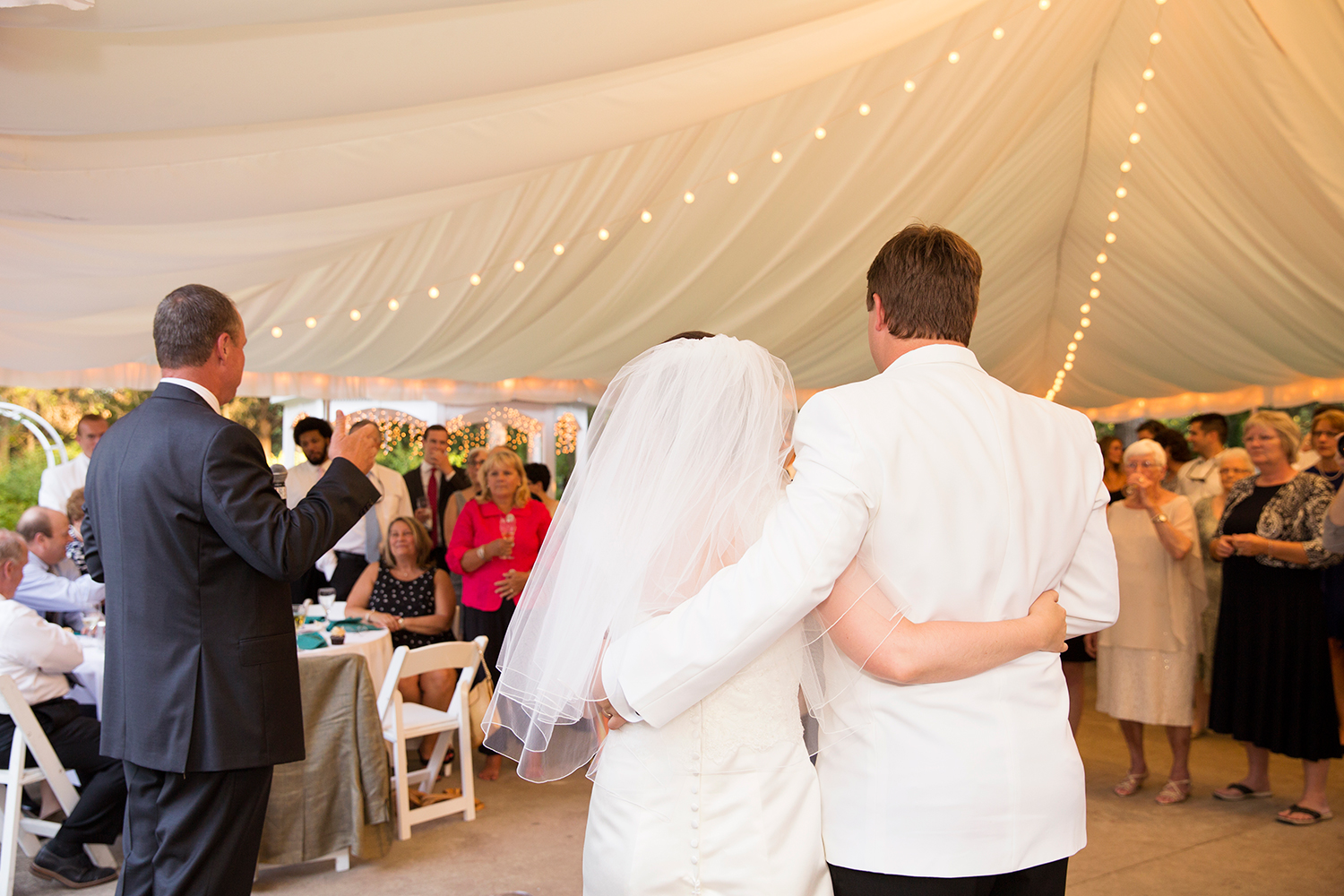 Summer Wedding at The Virginia Cliffe Inn - Image Property of www.j-dphoto.com