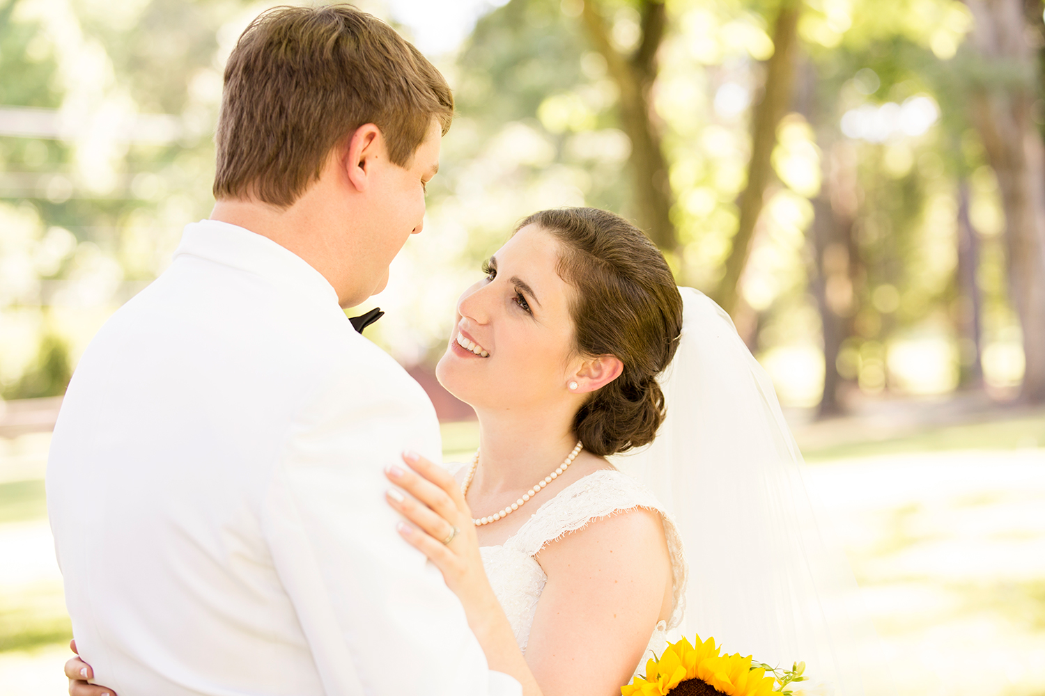 Summer Wedding at The Virginia Cliffe Inn - Image Property of www.j-dphoto.com