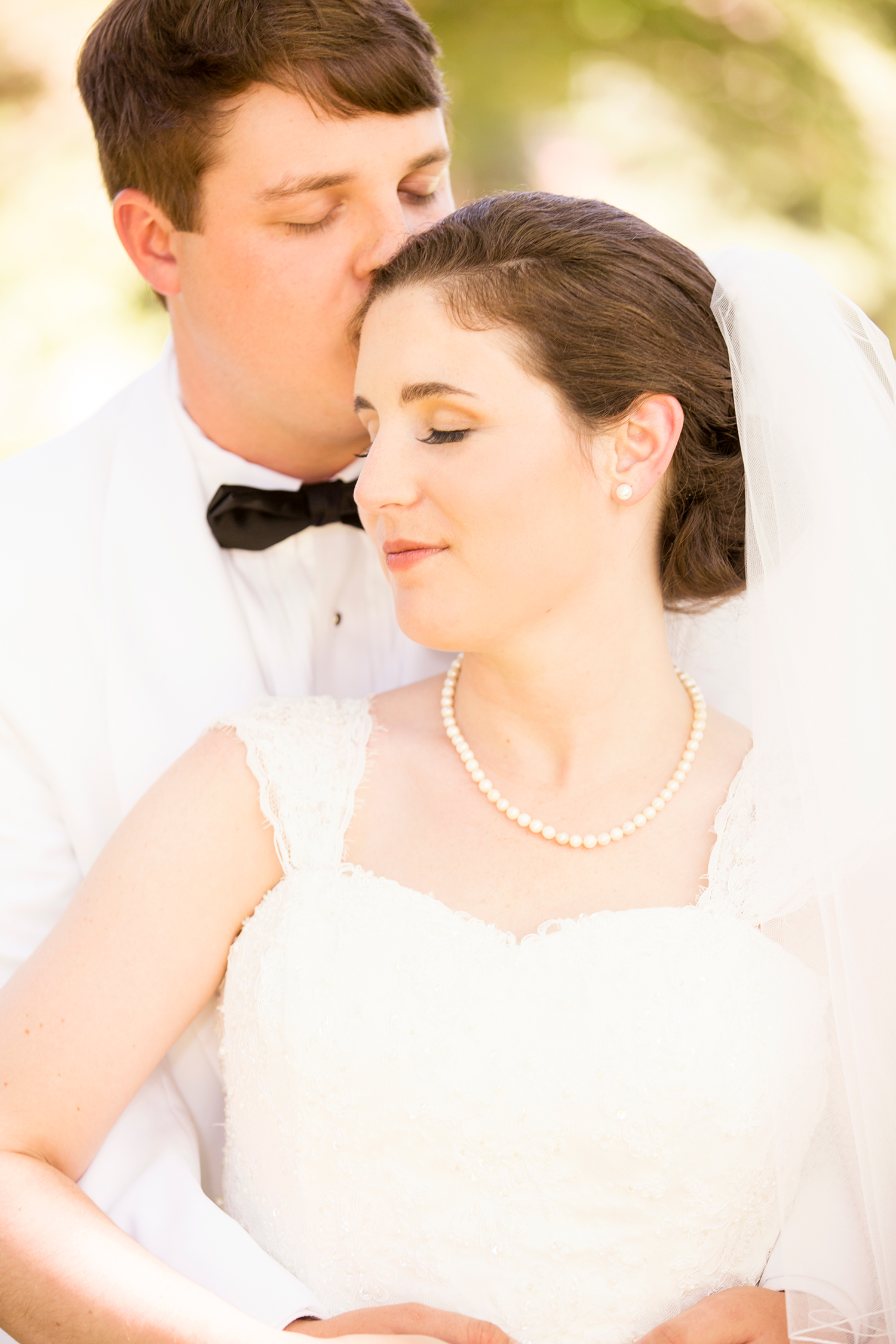 Summer Wedding at The Virginia Cliffe Inn - Image Property of www.j-dphoto.com