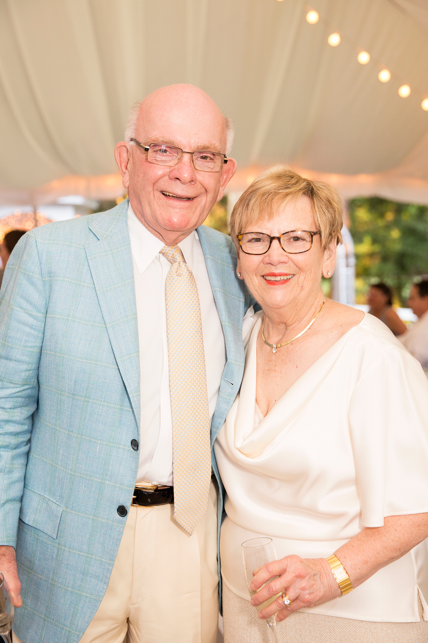 Summer Wedding at The Virginia Cliffe Inn - Image Property of www.j-dphoto.com