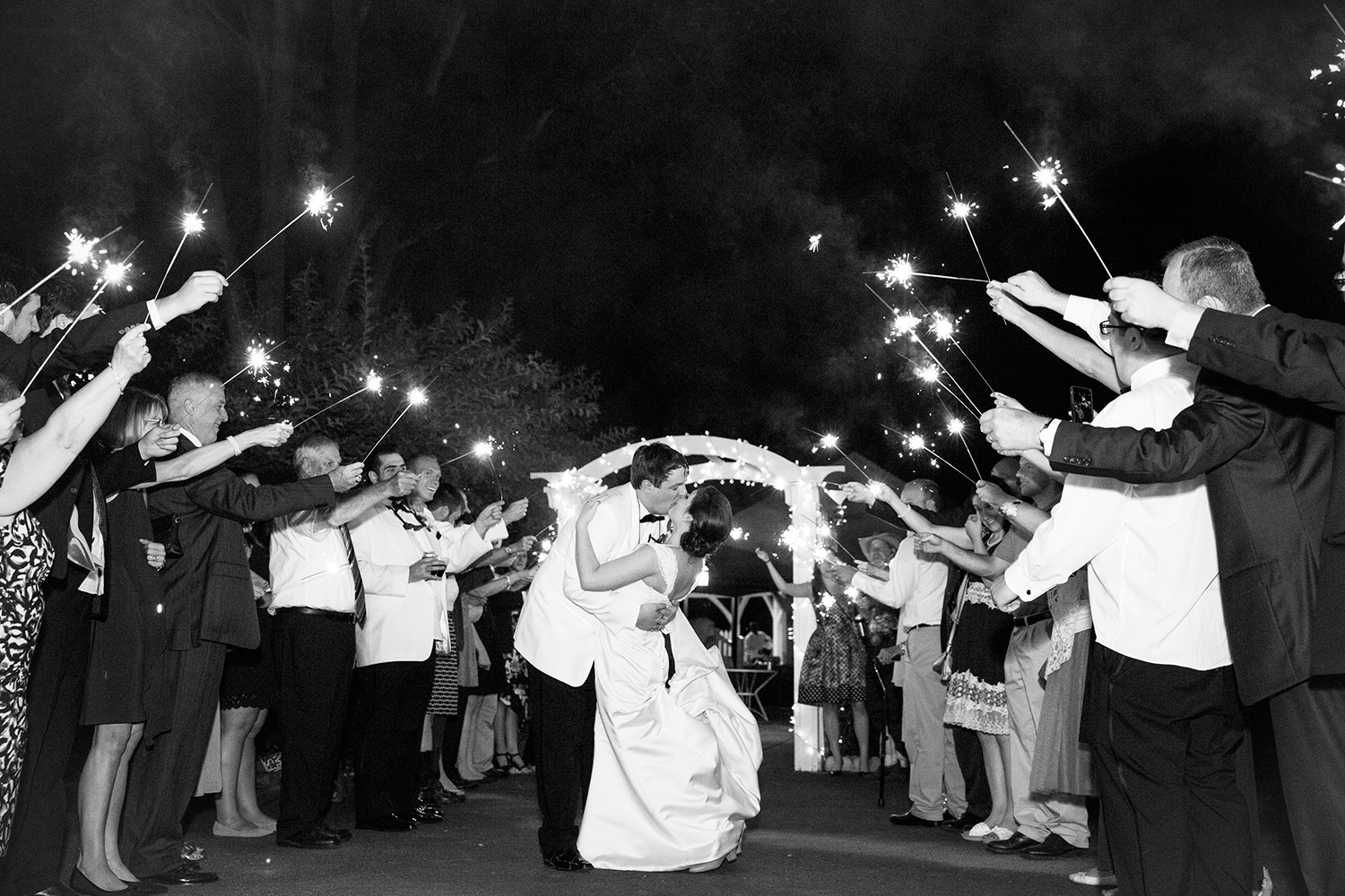 Summer Wedding at The Virginia Cliffe Inn - Image Property of www.j-dphoto.com