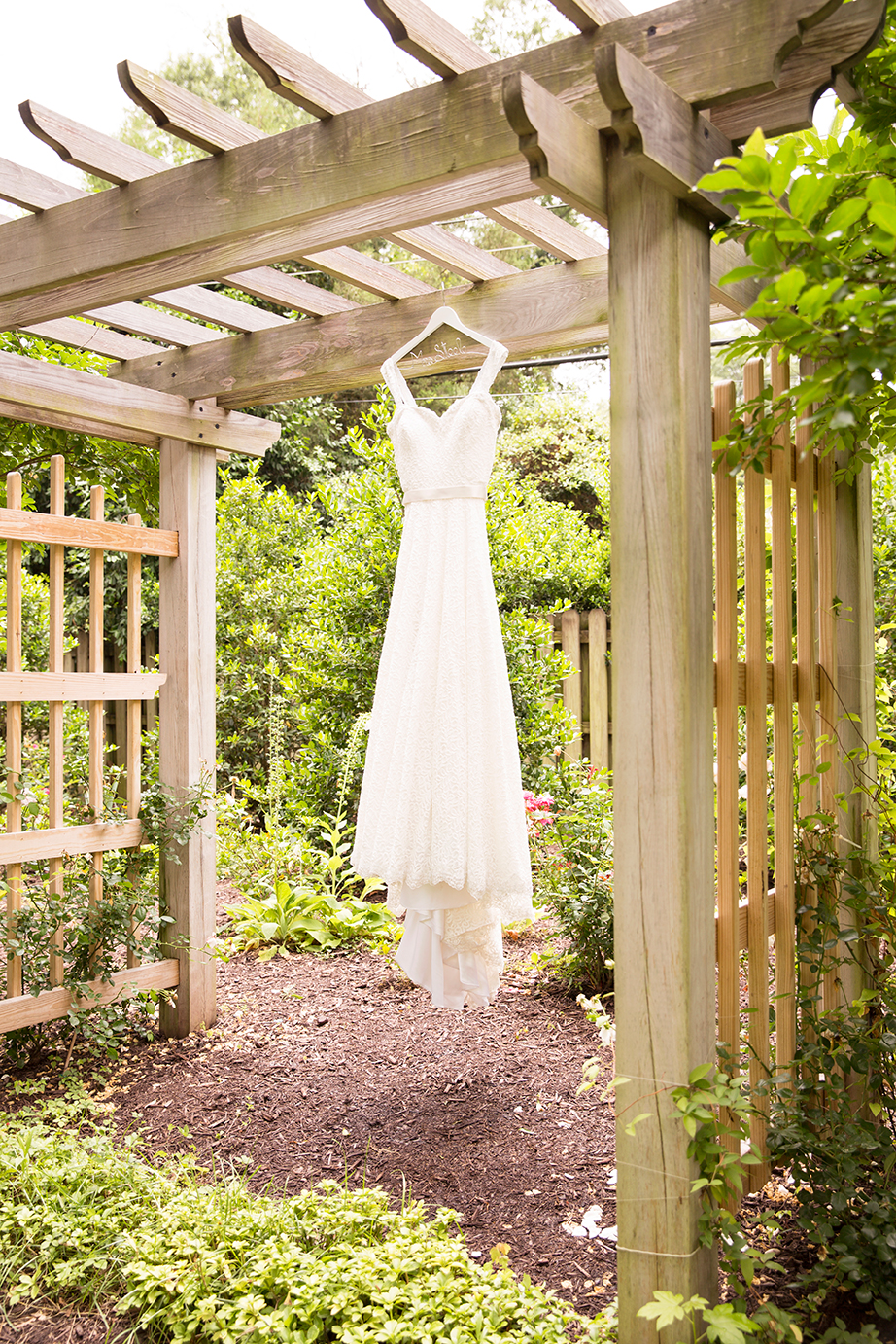 Riley  Walkers Tuckahoe Womans Club Wedding  - Image Property of www.j-dphoto.com
