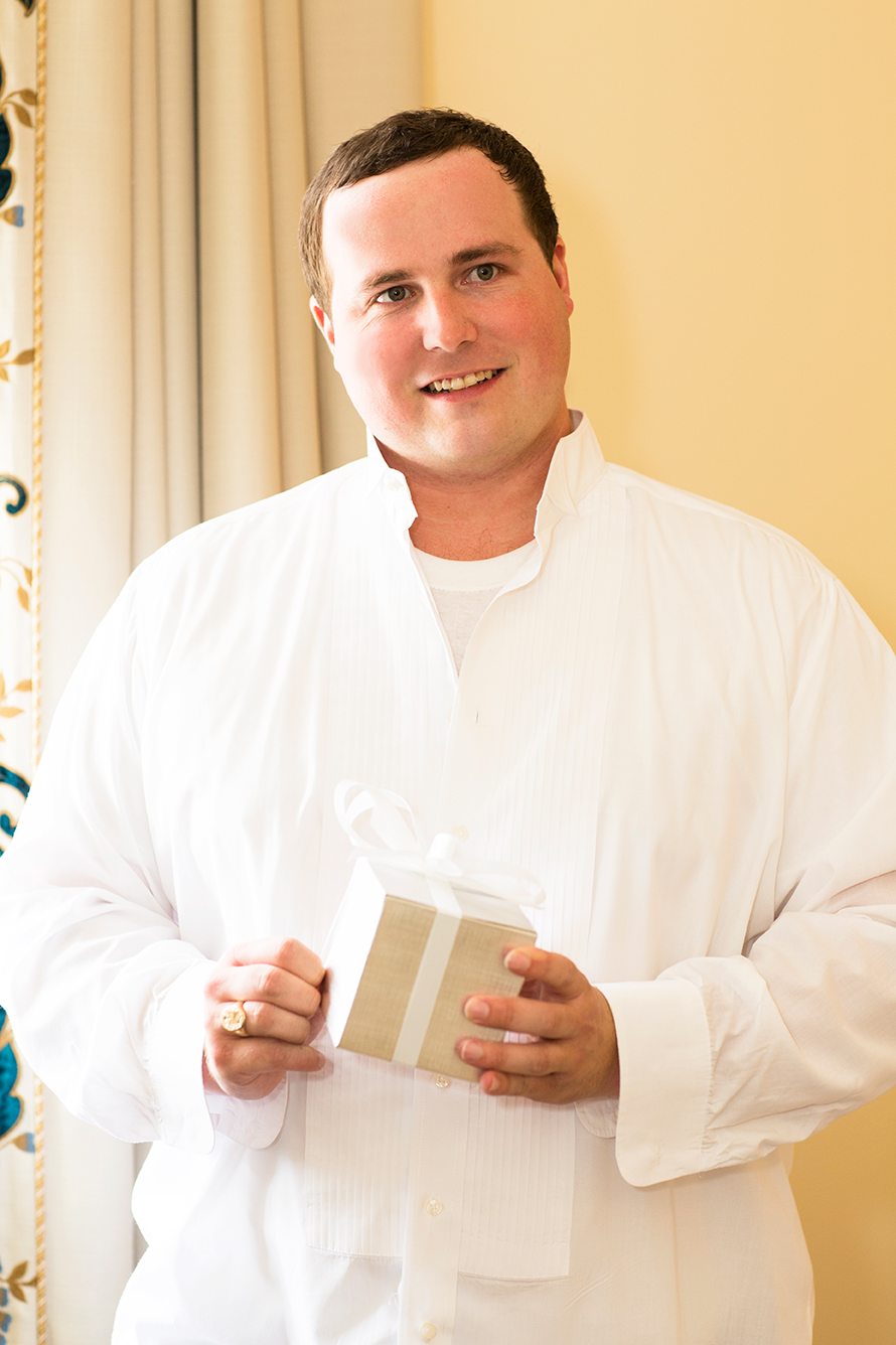 Riley  Walkers Tuckahoe Womans Club Wedding  - Image Property of www.j-dphoto.com