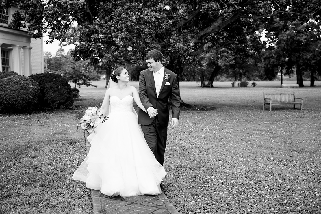 Sarah and Joshs Wedding at The Inn at Warner Hall - Image Property of www.j-dphoto.com