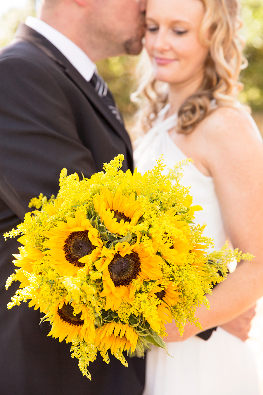 Fall Elopement at The Historic Hanover Court House - Image Property of www.j-dphoto.com