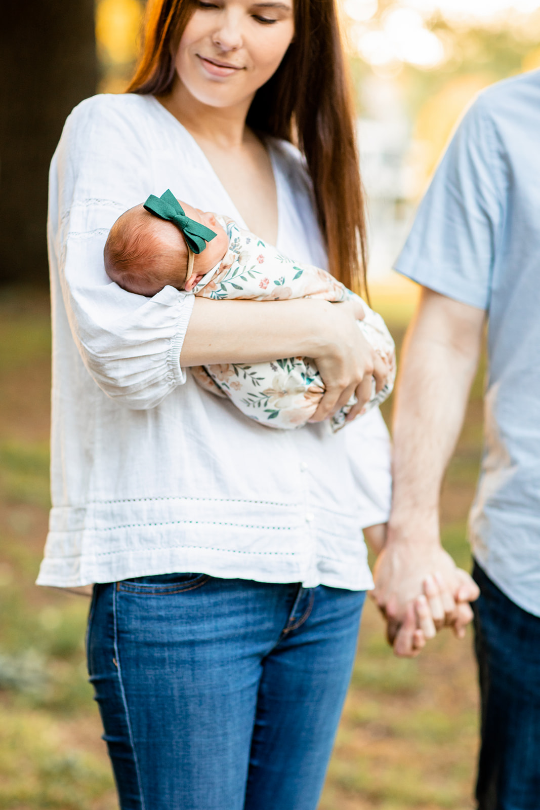 Outdoor Newborn Photos with the Turk Family - Image Property of www.j-dphoto.com