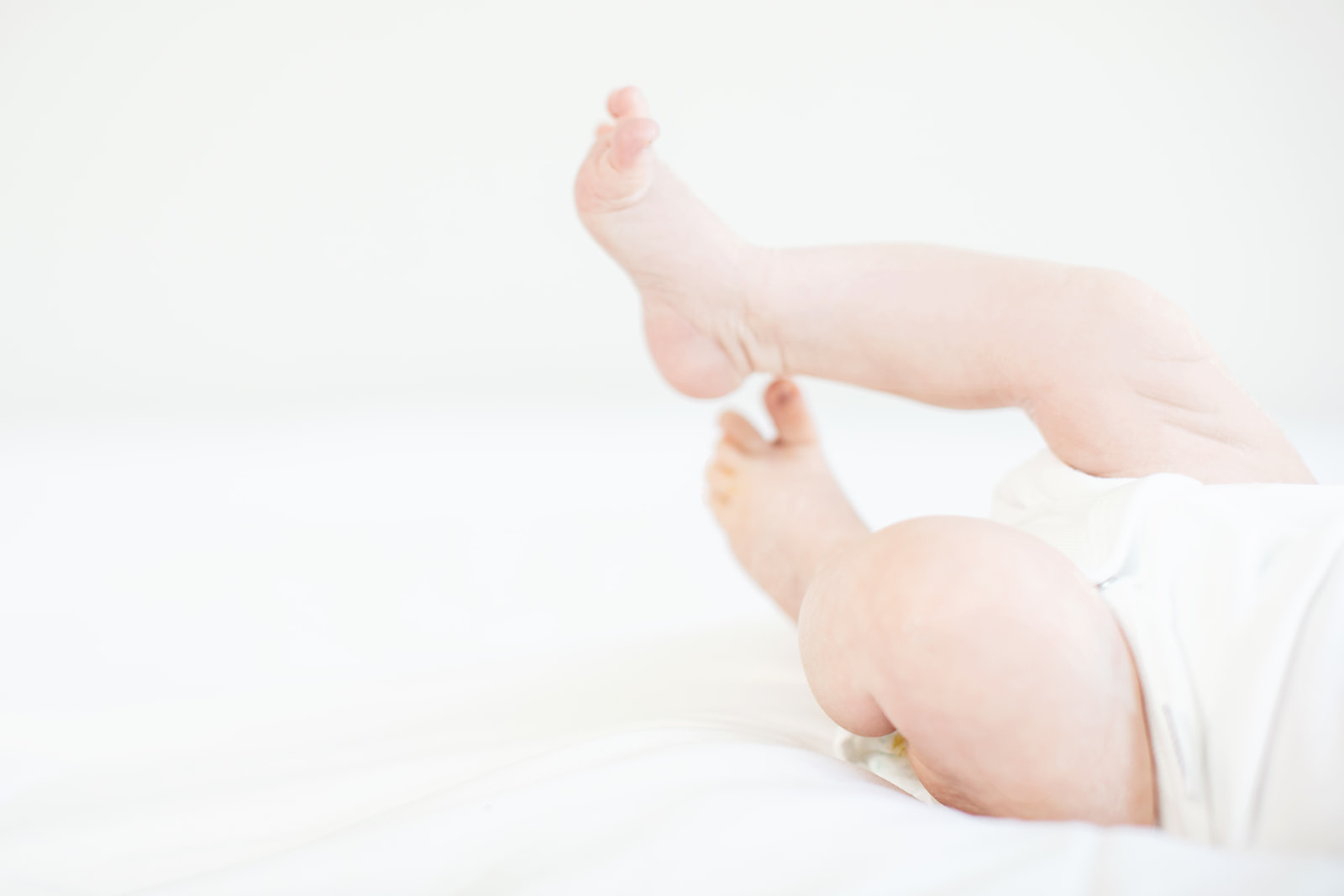 Modern Studio Newborn Photos - Image Property of www.j-dphoto.com